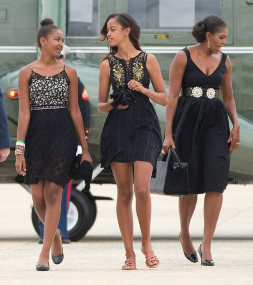 Mrs Obama with the Miss Obamas