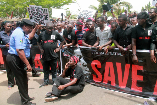 Agatu-youths-street-on-protests-in-Abuja-on-Wednesday-morning-over-the-killings-going-in-Benue-State-3-e1456928593765